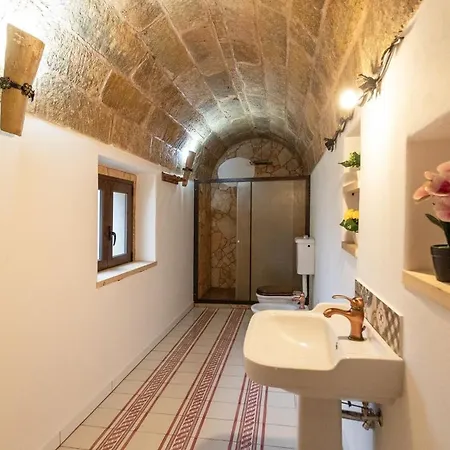 Trullo Franza Con Jacuzzi - Salento Reservation Дом отдыха